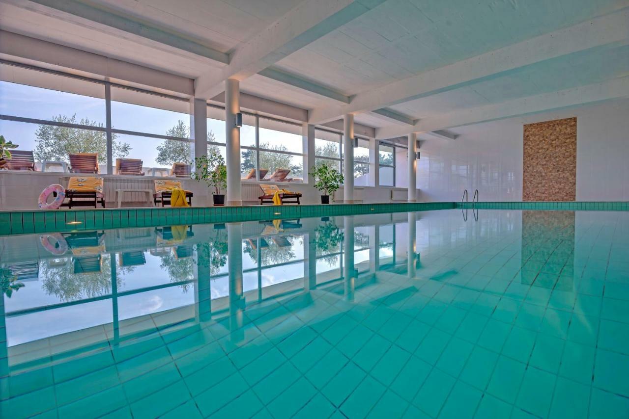 Hotel Kastel Pineta In Sveti Martin * Istrien à Nedeščina Extérieur photo